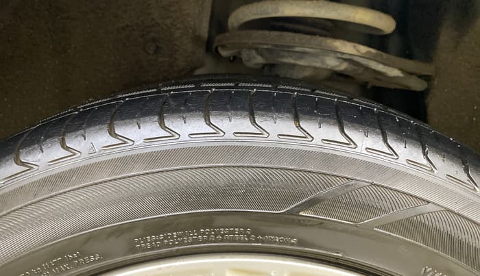 2014 Toyota Camry HYBRID, Hybrid, Automatic, 36,147 km, Left Rear Tyre Tread