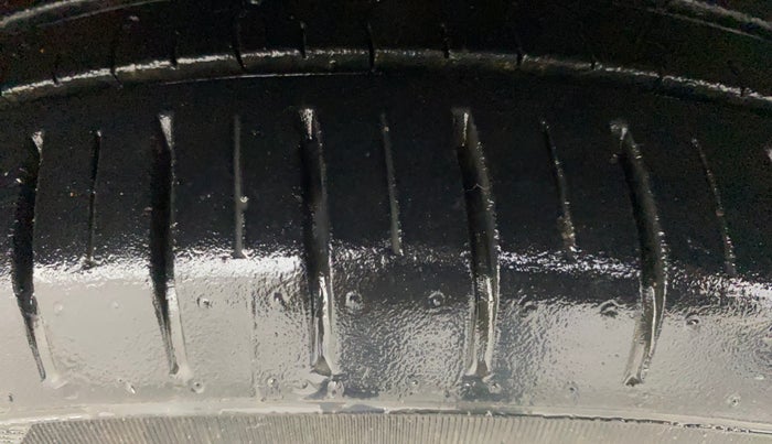 2021 Maruti Baleno ZETA CVT PETROL 1.2, Petrol, Automatic, 24,118 km, Right Front Tyre Tread