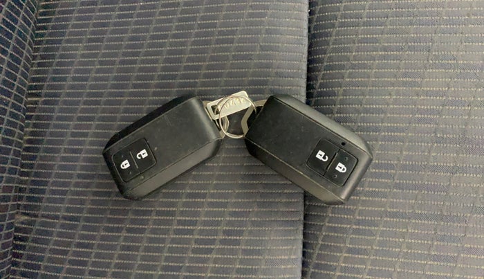 2021 Maruti Baleno ZETA CVT PETROL 1.2, Petrol, Automatic, 24,118 km, Key Close Up