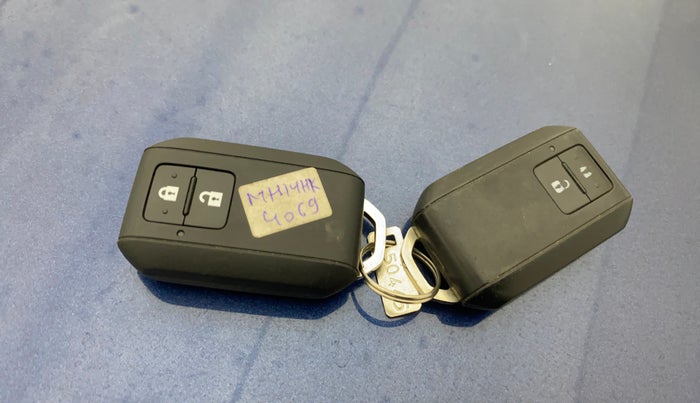 2019 Maruti Baleno ZETA PETROL 1.2, Petrol, Manual, 82,543 km, Key Close Up