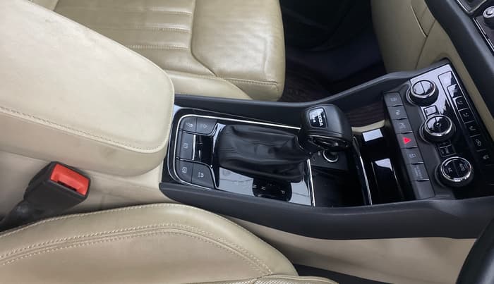 2023 Skoda Kodiaq L&K, Petrol, Automatic, 26,207 km, Gear Lever