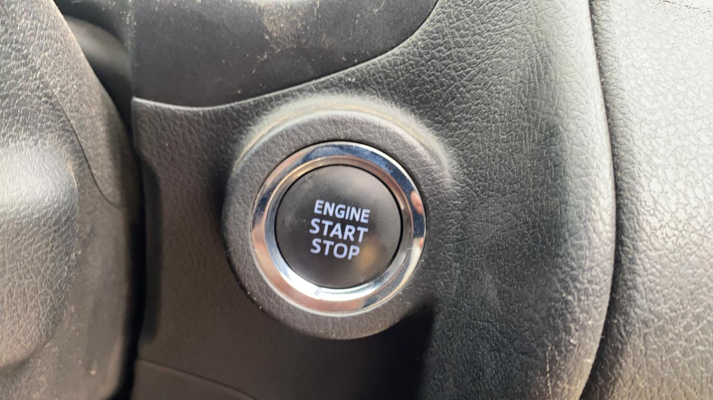 2022 Toyota Innova Crysta 2.7 VX 7 STR, Petrol, Manual, 33,799 km, Keyless Start/ Stop Button