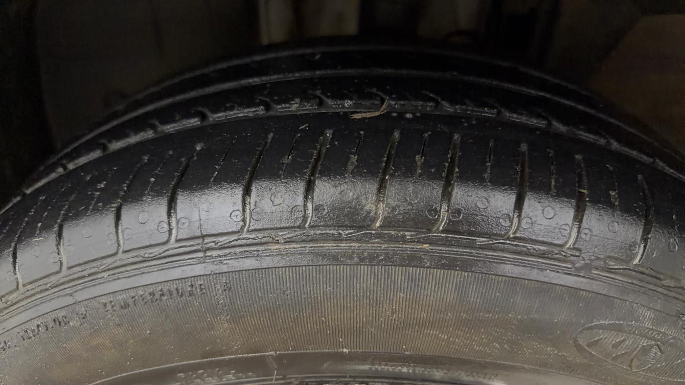 2020 Renault TRIBER RXL MT, Petrol, Manual, 55,224 km, Left Front Tyre Tread