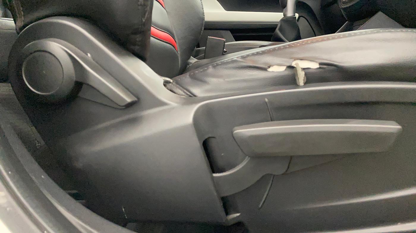2021 Tata PUNCH CREATIVE IRA 1.2 RTN DUAL TONE, Petrol, Manual, 34,296 km, Driver Side Adjustment Panel