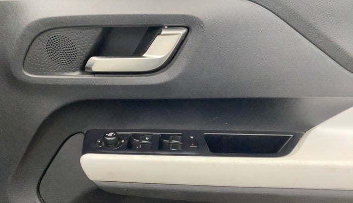 2021 Tata PUNCH CREATIVE IRA 1.2 RTN DUAL TONE, Petrol, Manual, 34,296 km, Driver Side Door Panels Control