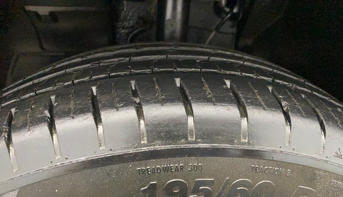 2021 Tata PUNCH CREATIVE IRA 1.2 RTN DUAL TONE, Petrol, Manual, 34,296 km, Left Front Tyre Tread