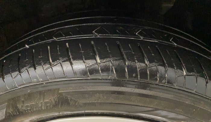 2019 Hyundai Verna 1.4 E PETROL, Petrol, Manual, 42,482 km, Right Front Tyre Tread