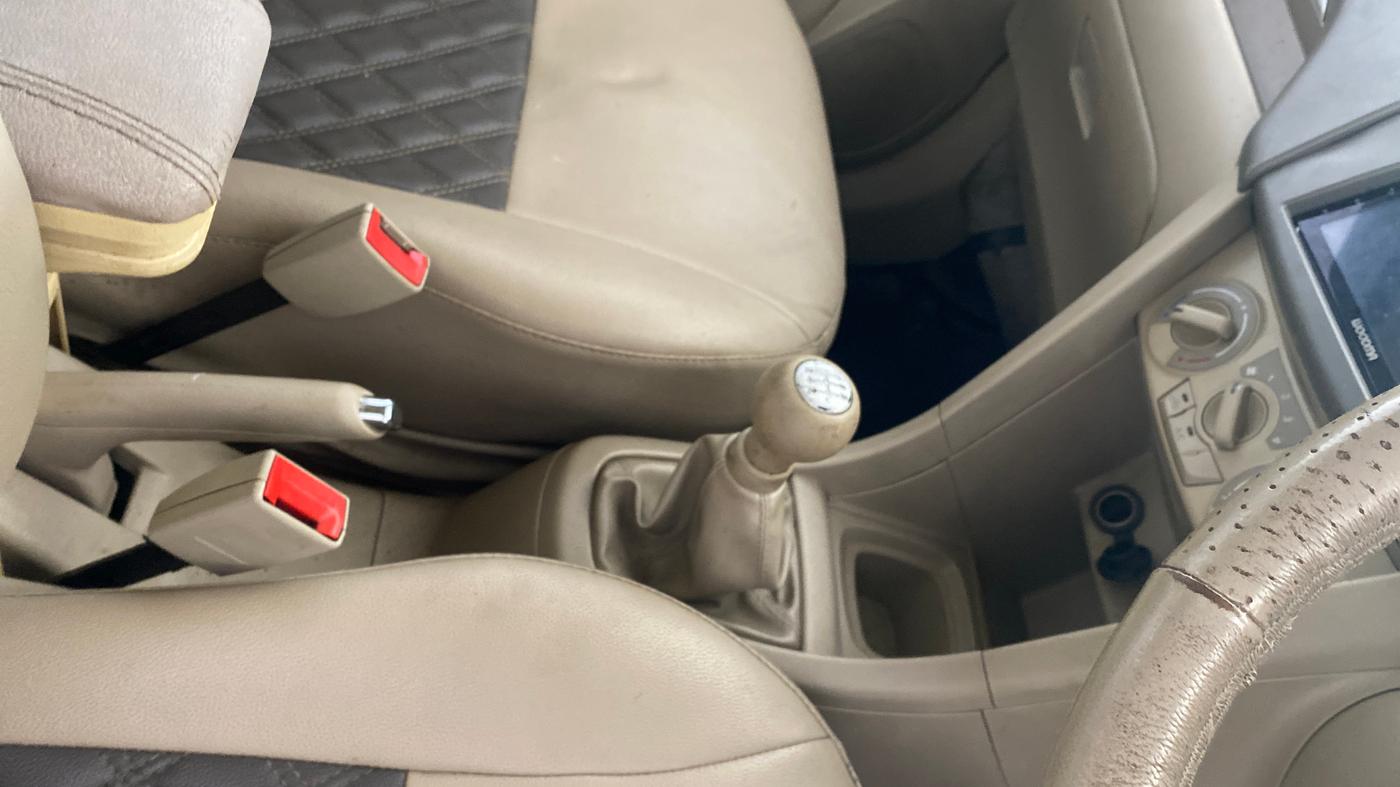 2015 Maruti Ertiga VXI, Petrol, Manual, 39,595 km, Gear Lever