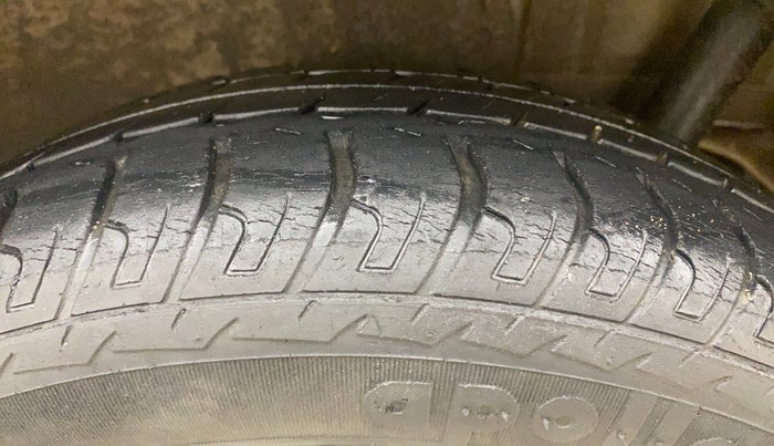 2017 Maruti Wagon R 1.0 VXI, Petrol, Manual, 66,046 km, Left Rear Tyre Tread