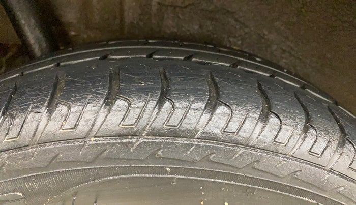 2017 Maruti Wagon R 1.0 VXI, Petrol, Manual, 66,046 km, Right Rear Tyre Tread