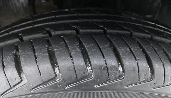 2016 Datsun Redi Go T (O), Petrol, Manual, 42,561 km, Left Front Tyre Tread