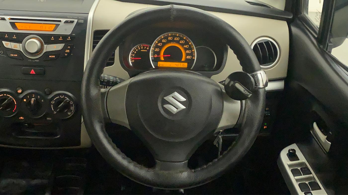 2015 Maruti Wagon R 1.0 VXI, Petrol, Manual, 40,716 km, Steering Wheel Close Up