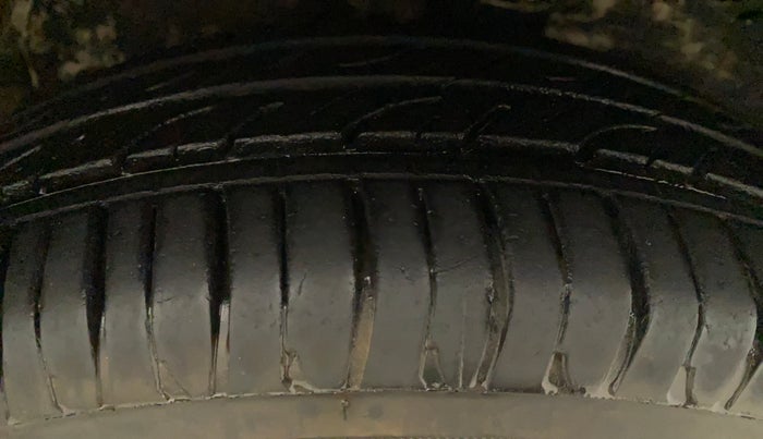 2015 Maruti Wagon R 1.0 VXI, Petrol, Manual, 40,716 km, Right Rear Tyre Tread