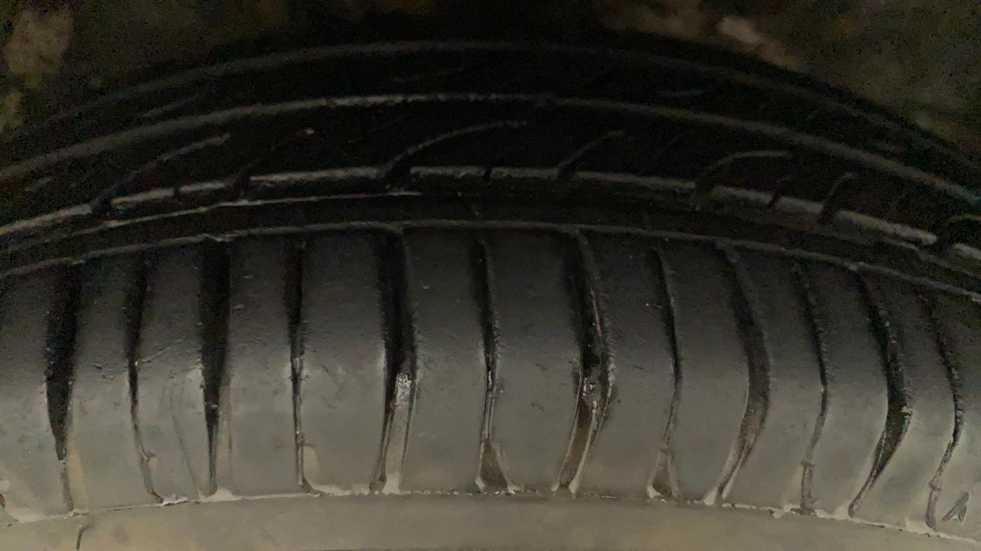 2015 Maruti Wagon R 1.0 VXI, Petrol, Manual, 40,716 km, Left Front Tyre Tread