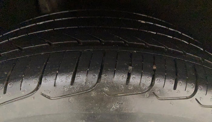 2017 Maruti Baleno ALPHA PETROL 1.2, Petrol, Manual, 16,230 km, Right Rear Tyre Tread
