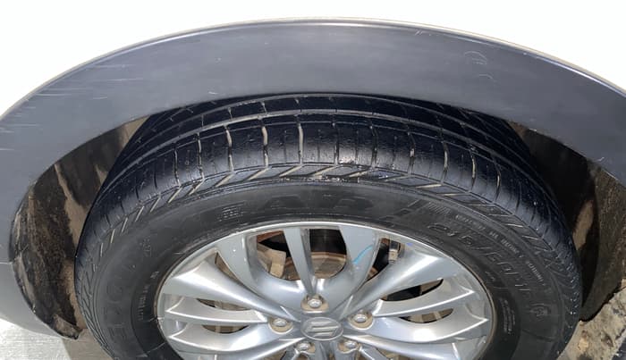 2017 Maruti S Cross ZETA 1.3, Diesel, Manual, 92,556 km, Left Front Tyre Tread