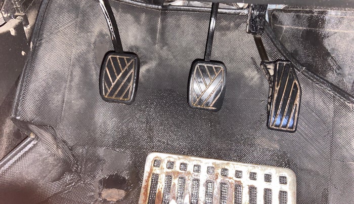 2020 Maruti Baleno DELTA PETROL 1.2, Petrol, Manual, 70,272 km, Pedals