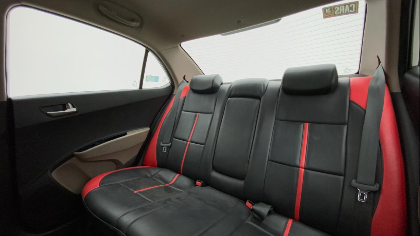 2014 Hyundai Xcent SX AT 1.2 (O), Petrol, Automatic, 91,339 km, Right Side Rear Door Cabin