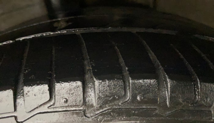 2014 Hyundai Xcent SX AT 1.2 (O), Petrol, Automatic, 91,339 km, Right Rear Tyre Tread