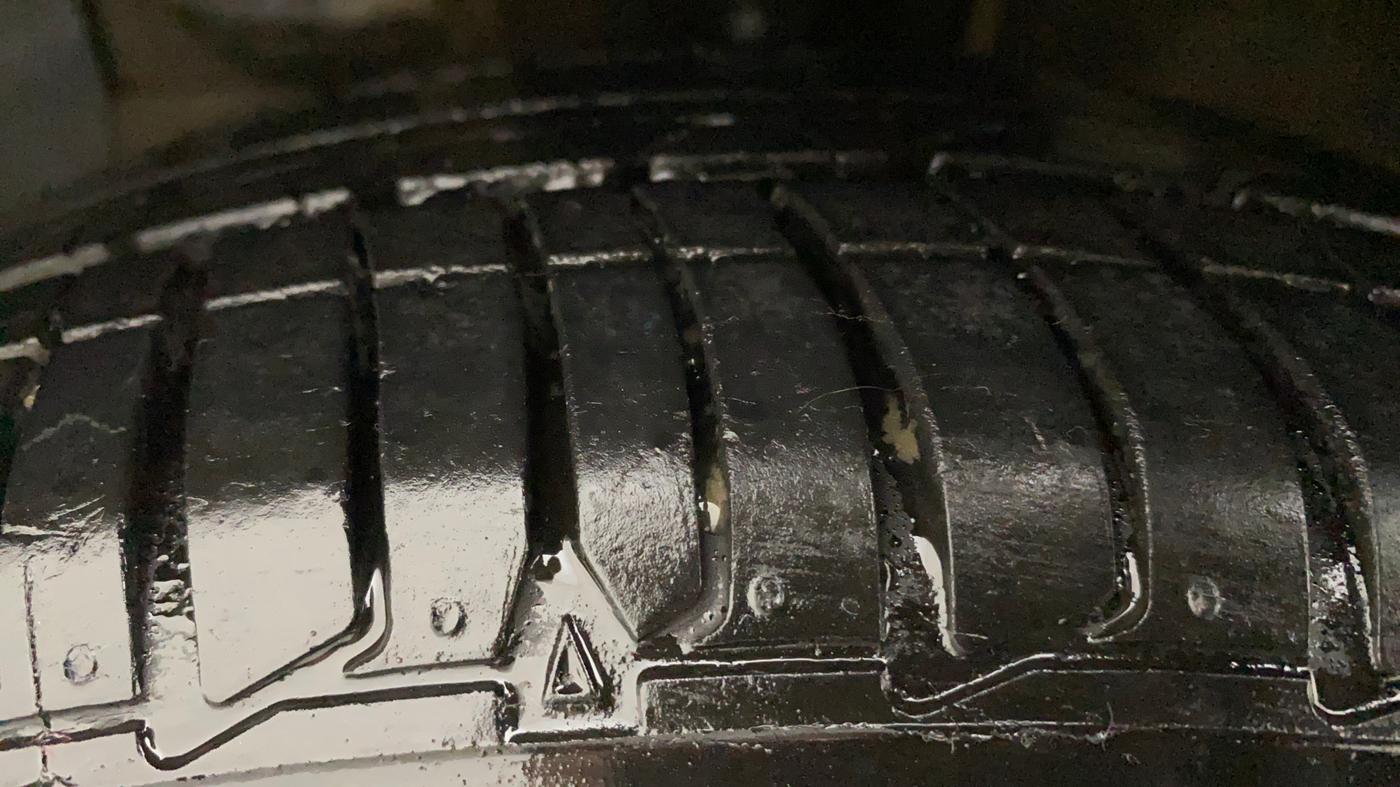 2014 Hyundai Xcent SX AT 1.2 (O), Petrol, Automatic, 91,339 km, Left Front Tyre Tread
