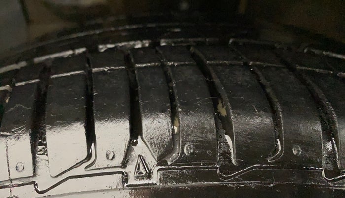 2014 Hyundai Xcent SX AT 1.2 (O), Petrol, Automatic, 91,339 km, Left Front Tyre Tread