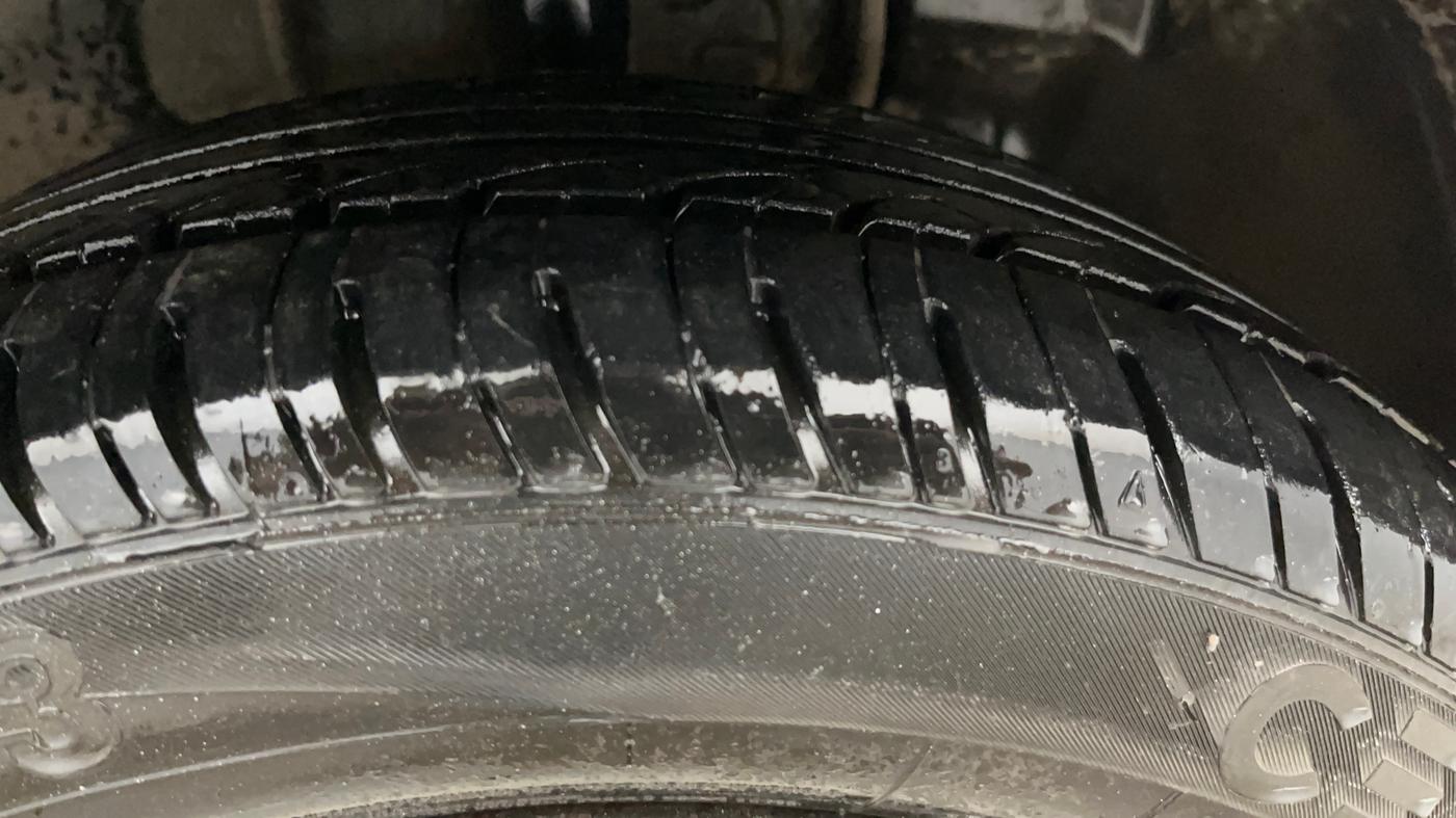 2018 Tata Tiago XT PETROL, Petrol, Manual, 75 km, Right Front Tyre Tread