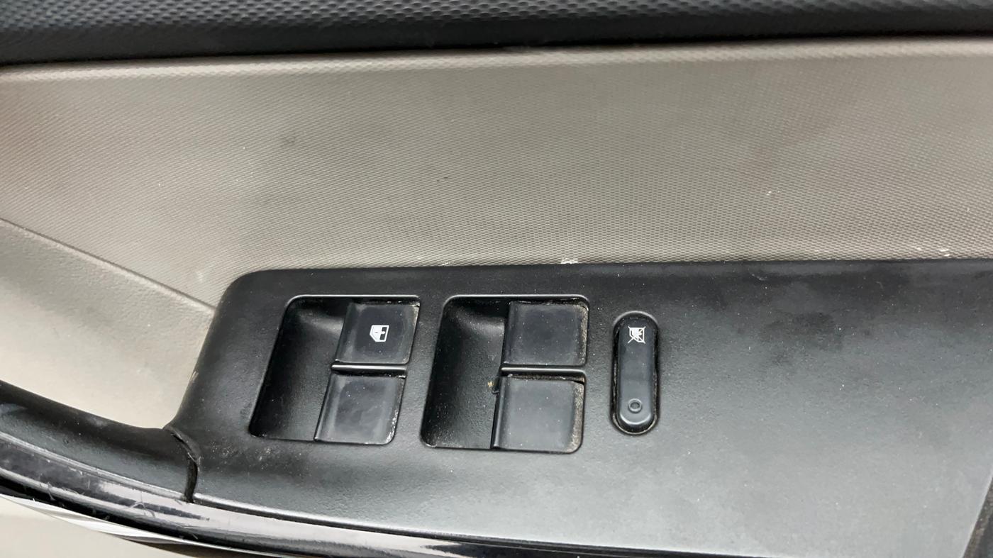 2018 Tata Tiago XT PETROL, Petrol, Manual, 75 km, Driver Side Door Panels Control