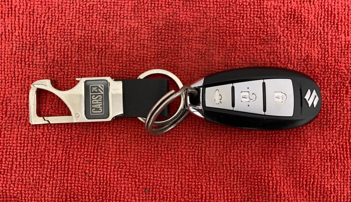 2015 Maruti Ciaz ZXI, Petrol, Manual, 81,778 km, Key Close Up