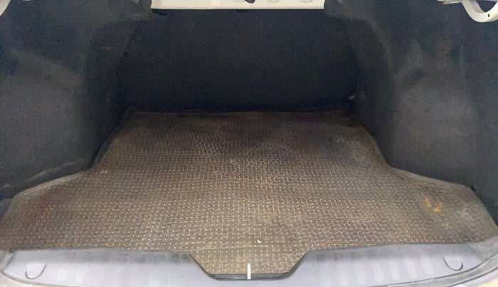 2015 Maruti Ciaz ZXI, Petrol, Manual, 81,778 km, Boot Inside