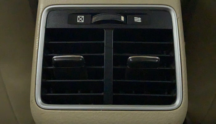 2015 Maruti Ciaz ZXI, Petrol, Manual, 81,778 km, Rear AC Vents