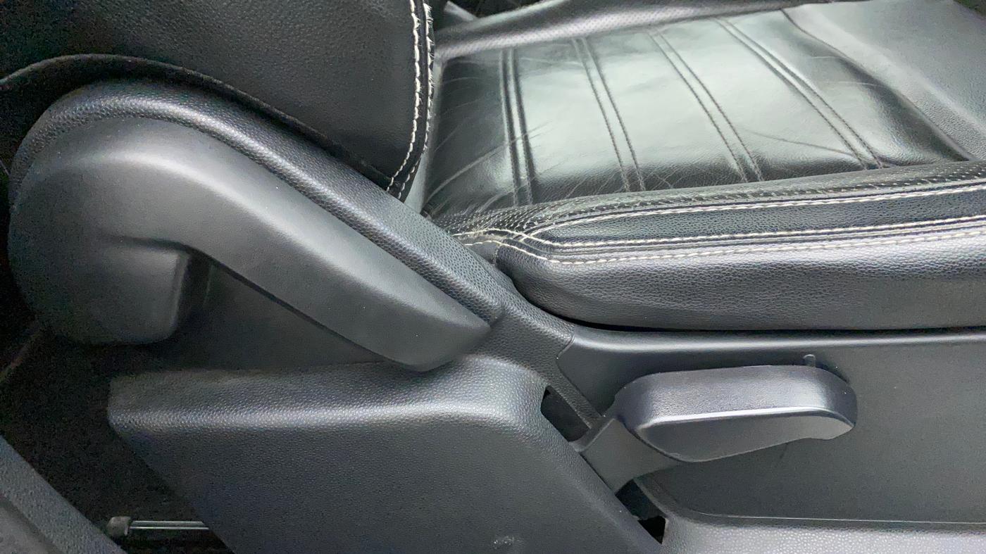 2019 Ford Ecosport TITANIUM + 1.5L PETROL AT, Petrol, Automatic, 55,609 km, Driver Side Adjustment Panel