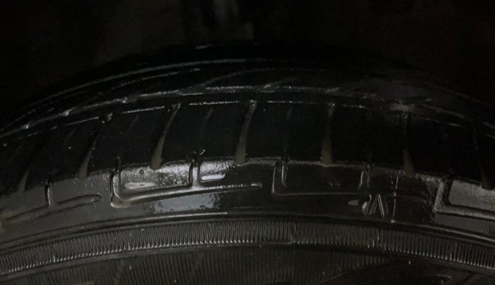 2015 Honda Amaze 1.2L I-VTEC S, Petrol, Manual, 63,945 km, Right Front Tyre Tread