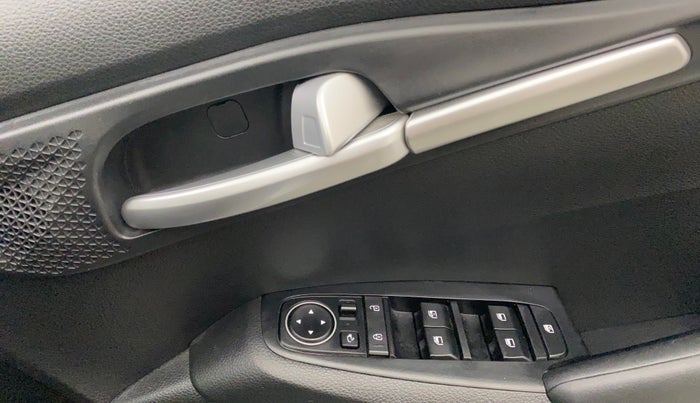 2022 KIA SELTOS HTK PLUS 1.5 DIESEL, Diesel, Manual, 32,337 km, Driver Side Door Panels Control