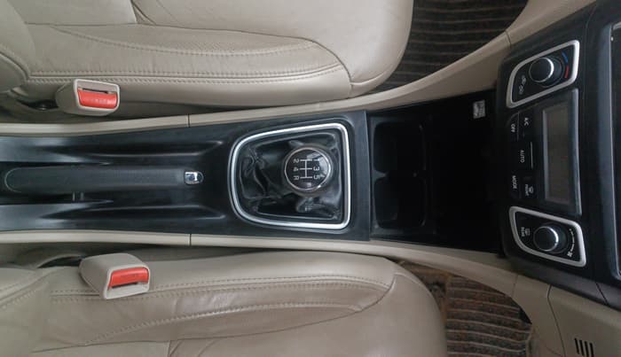 2017 Maruti Ciaz ALPHA 1.4 PETROL, Petrol, Manual, 66,592 km, Gear Lever