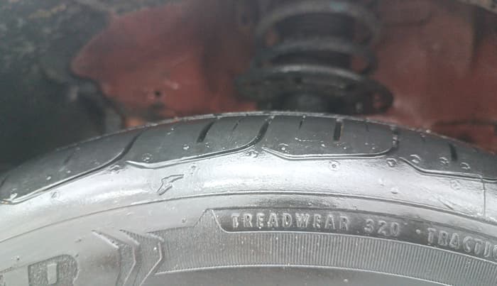 2017 Maruti Ciaz ALPHA 1.4 PETROL, Petrol, Manual, 66,592 km, Left Front Tyre Tread
