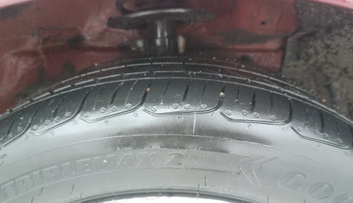 2017 Maruti Ciaz ALPHA 1.4 PETROL, Petrol, Manual, 66,592 km, Right Front Tyre Tread