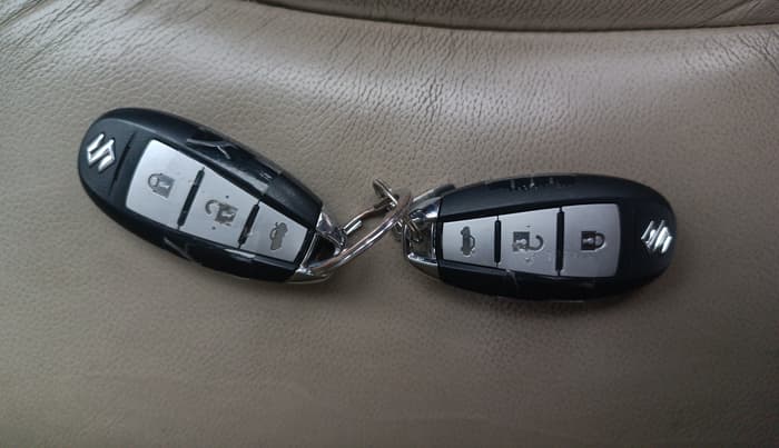 2017 Maruti Ciaz ALPHA 1.4 PETROL, Petrol, Manual, 66,592 km, Key Close Up