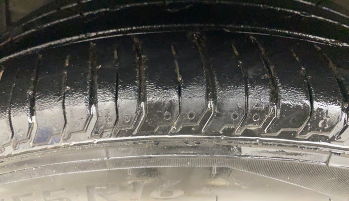 2022 Hyundai NEW I20 ASTA (O) 1.2 AT, Petrol, Automatic, 72,207 km, Right Rear Tyre Tread