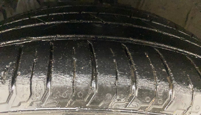 2022 Hyundai NEW I20 ASTA (O) 1.2 AT, Petrol, Automatic, 72,207 km, Left Front Tyre Tread