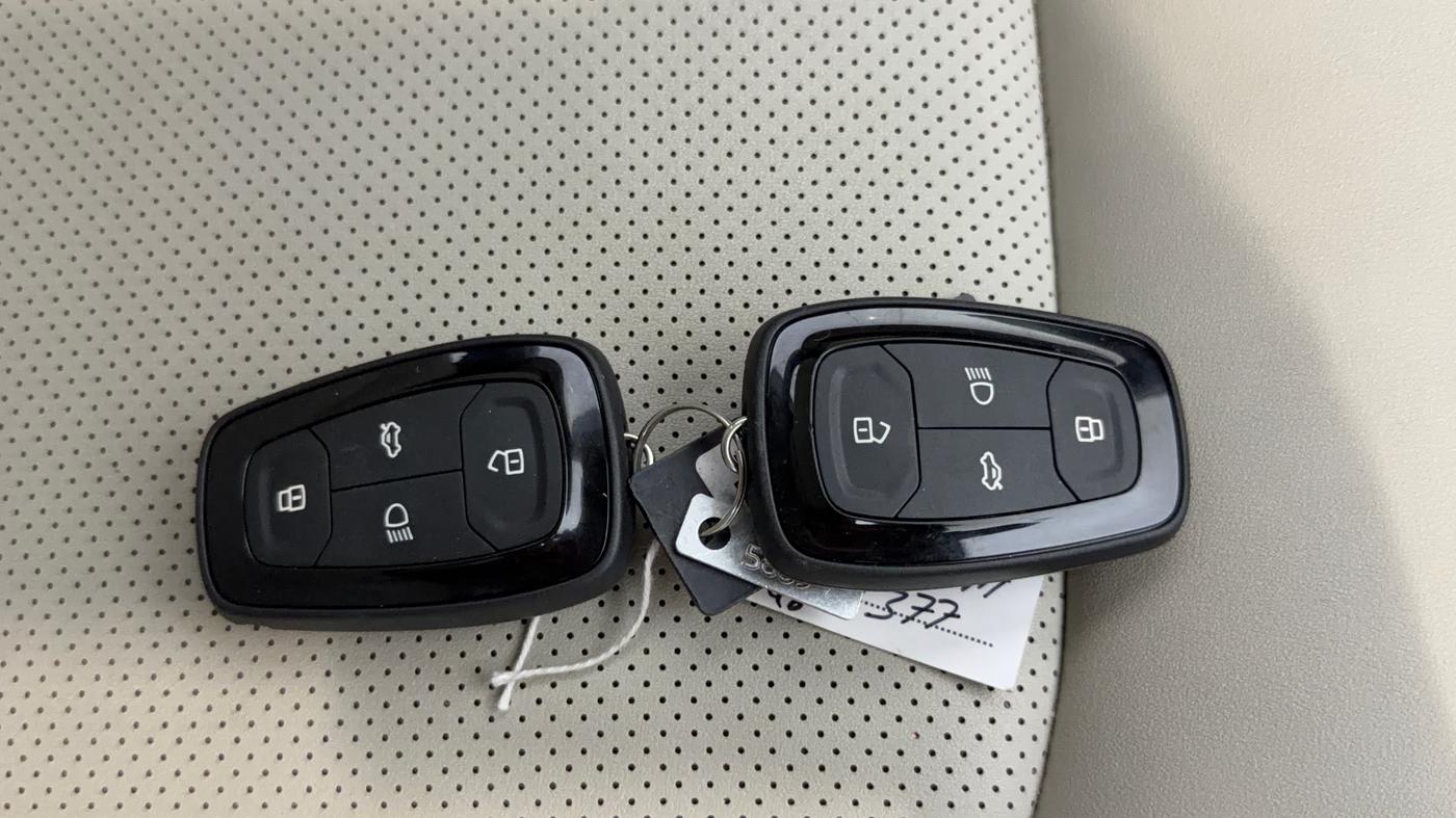 2023 Tata NEXON XZ PLUS LUXURY SUNROOF PETROL, CNG, Manual, 35,631 km, Key Close Up