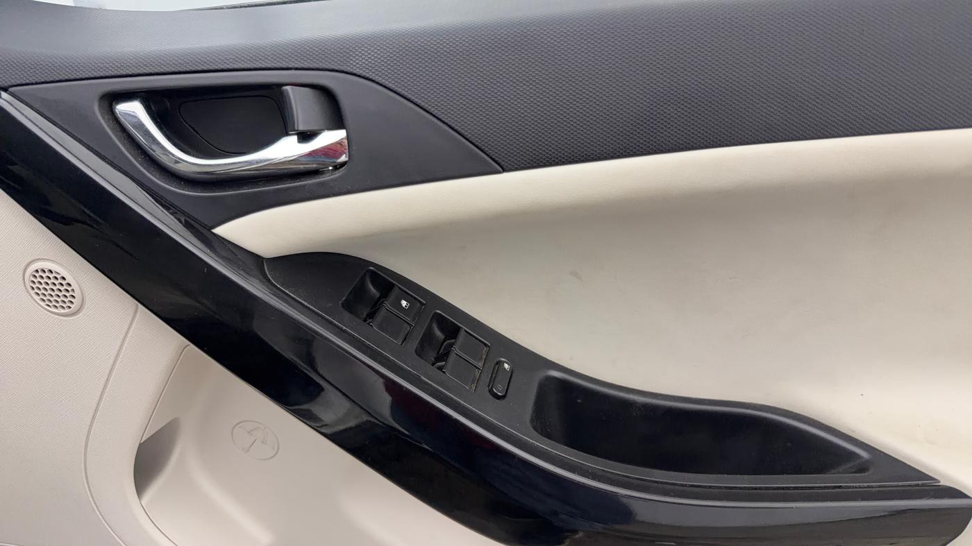2023 Tata NEXON XZ PLUS LUXURY SUNROOF PETROL, CNG, Manual, 35,631 km, Driver Side Door Panels Control