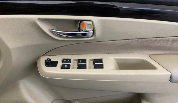 2018 Maruti Ciaz DELTA 1.4 MT PETROL, Petrol, Manual, 30,229 km, Driver Side Door Panels Control