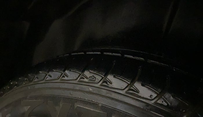 2018 Maruti Ciaz DELTA 1.4 MT PETROL, Petrol, Manual, 30,229 km, Left Rear Tyre Tread