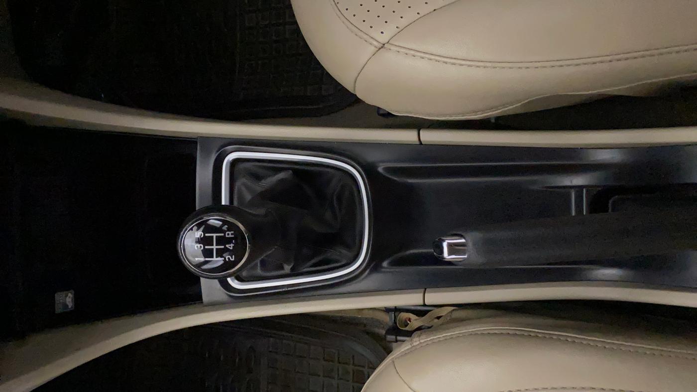 2018 Maruti Ciaz DELTA 1.4 MT PETROL, Petrol, Manual, 30,229 km, Gear Lever