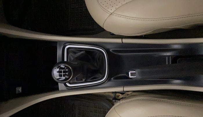 2018 Maruti Ciaz DELTA 1.4 MT PETROL, Petrol, Manual, 30,229 km, Gear Lever