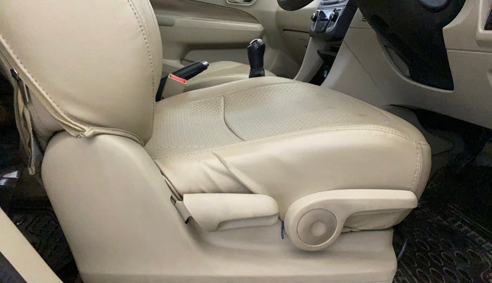 2018 Maruti Ciaz DELTA 1.4 MT PETROL, Petrol, Manual, 30,229 km, Driver Side Adjustment Panel