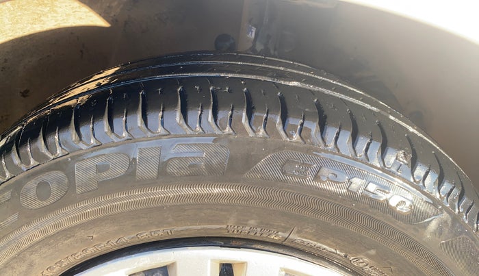 2019 Maruti Dzire VXI AMT, Petrol, Automatic, 64,895 km, Right Front Tyre Tread