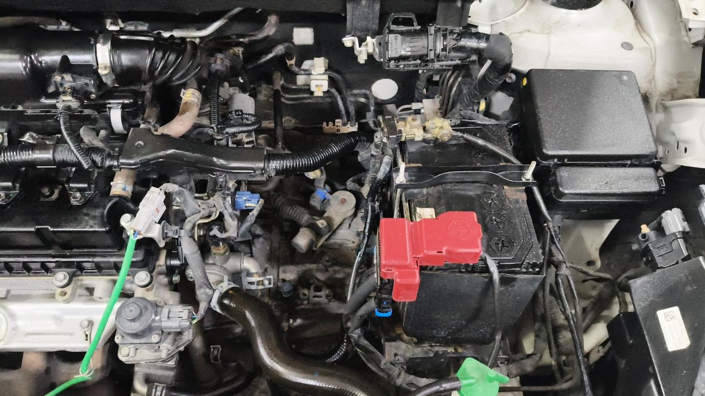 2020 Maruti Dzire VXI, Petrol, Manual, 26,616 km, Engine View - Left
