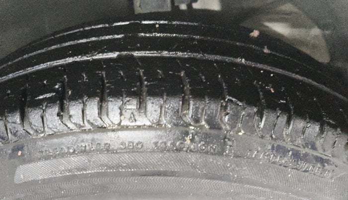 2020 Maruti Dzire VXI, Petrol, Manual, 26,604 km, Right Front Tyre Tread