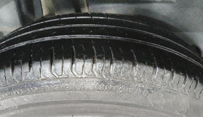 2020 Maruti Dzire VXI, Petrol, Manual, 26,604 km, Right Rear Tyre Tread